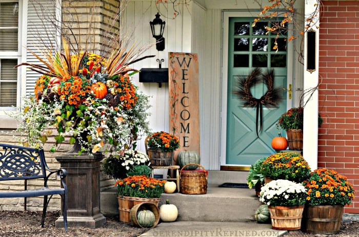 Front porch outdoor fall decor ideas