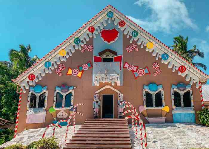 Gingerbread house outdoor decor