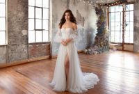 Puff sleeves wedding dress